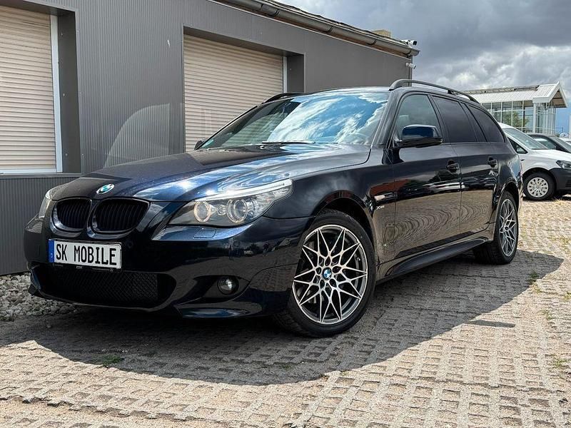 Schwarz Gebraucht 2010 BMW 530 Sport Line Kombi | 7.999 € (Superpreis) - Bild 1/4