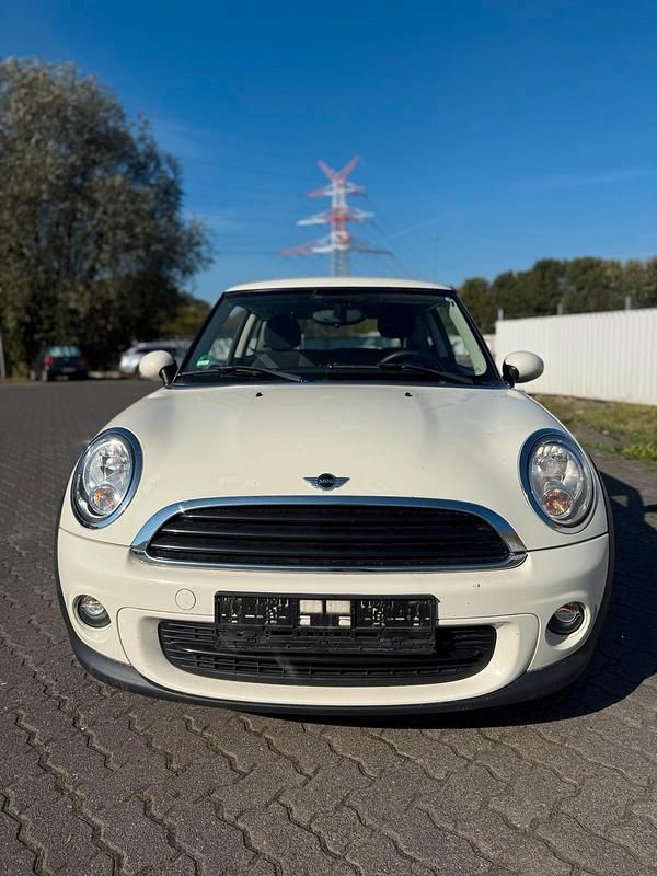 Weiß Gebraucht 2013 Mini ONE Kleinwagen | 4.500 € (Fairer Preis) - Bild 1/4