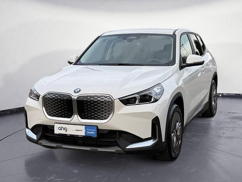 Gebraucht BMW iX1 Performance 230 kW (313 PS) 2024 Alpinweiß uni SUV