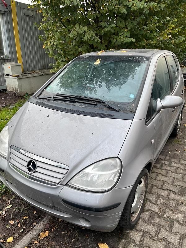 Silber Gebraucht 1998 Mercedes A160 Van / Kleinbus | 1.500 € (Fairer Preis) - Bild 1/4