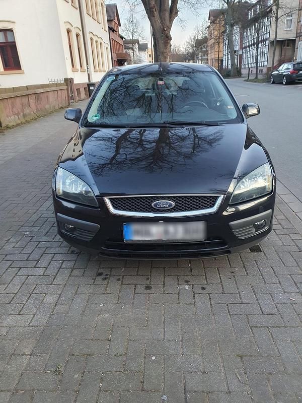 Schwarz Gebraucht 2005 Ford Focus Kleinwagen | 800 € - Bild 1/4