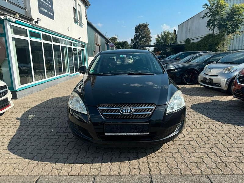 Second-hand Kia Ceed EX 90 CP (66 kW) 2009 Negru Hatchback