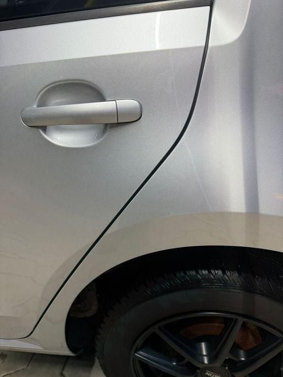 Gebraucht Skoda Citigo Active 75 PS (55 kW) 2013 Silber Kleinwagen