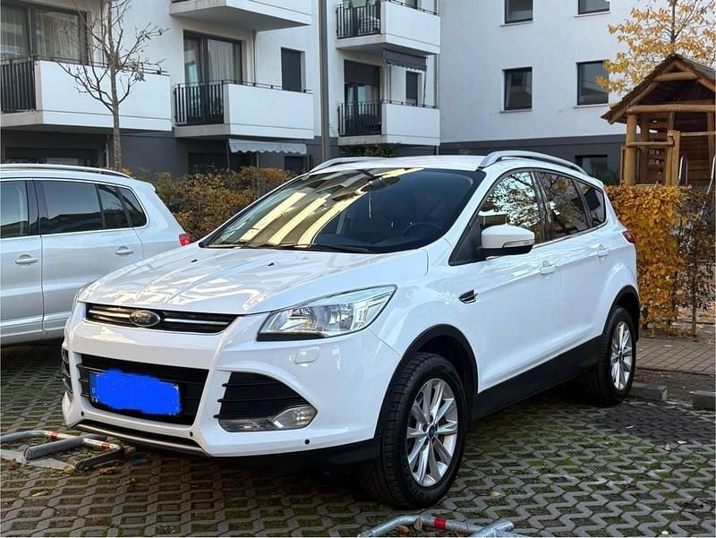 Weiß Gebraucht 2015 Ford Kuga SUV | 8.700 € (Guter Preis) - Bild 1/4
