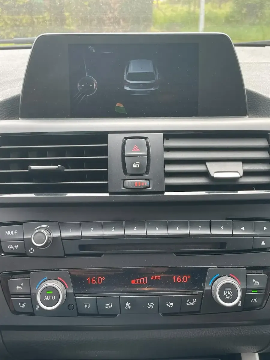 Gebraucht BMW 116 130 PS (95 kW) 2014 Schwarz Kleinwagen