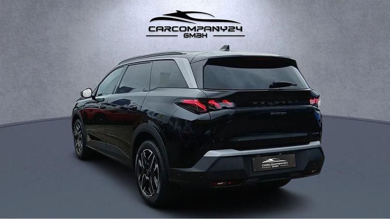 Neu Peugeot 5008 136 PS (100 kW) 2026 Schwarz SUV