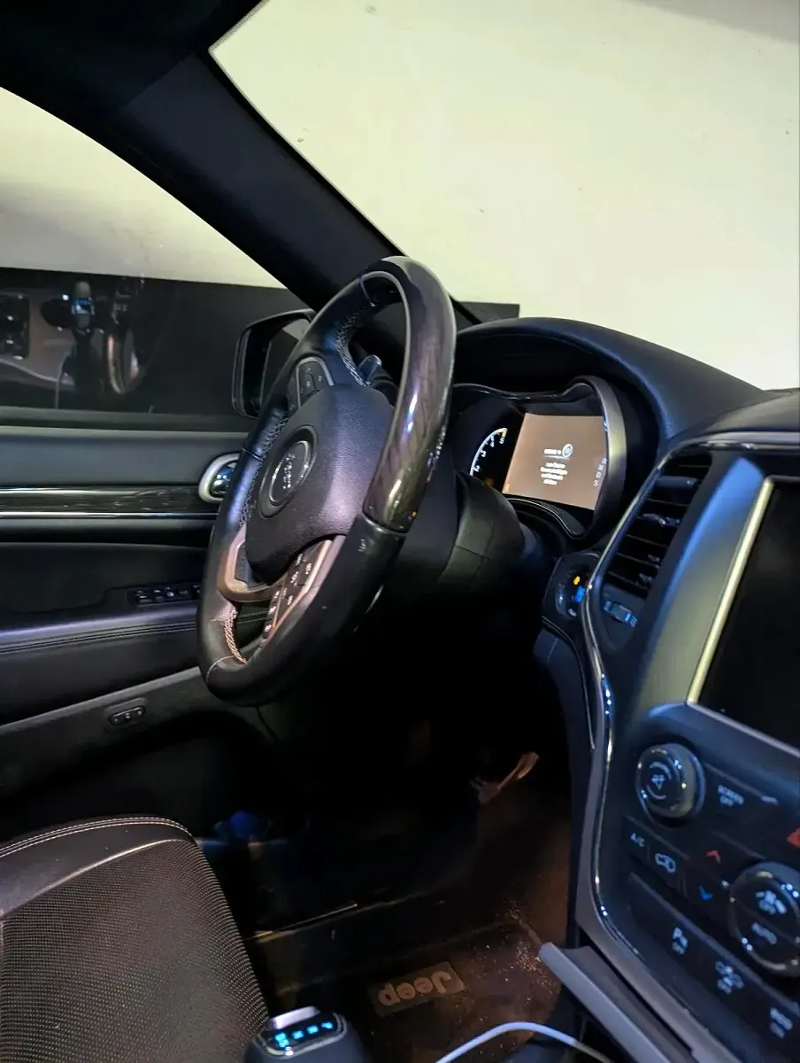 Gebraucht Jeep Grand Cherokee Overland 250 PS (183 kW) 2014 Schwarz SUV