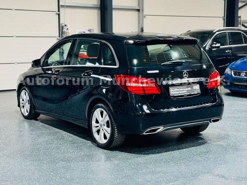 Gebraucht Mercedes B200 Style 136 PS (100 kW) 2018 Schwarz Kleinwagen