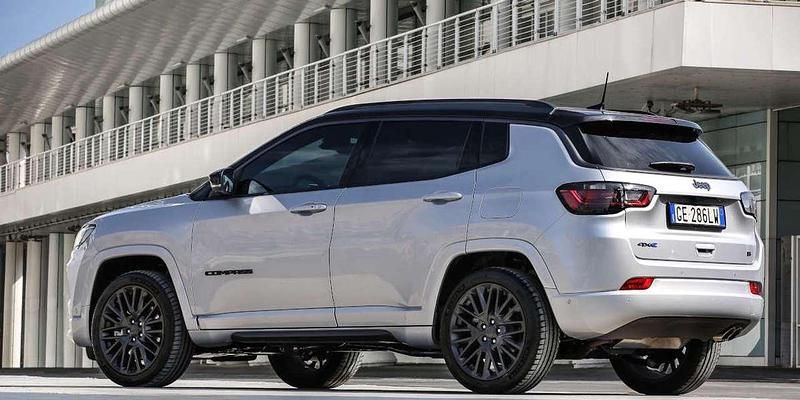 Gebraucht Jeep Compass 179 PS (131 kW) 2021 Silber SUV