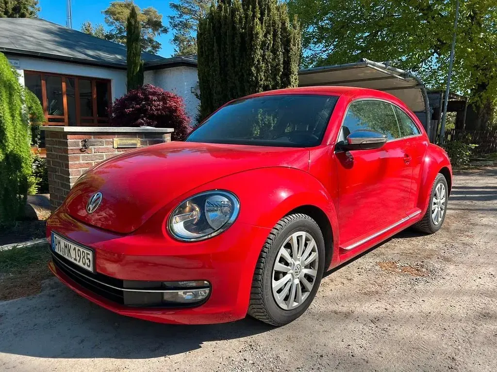 Gebraucht VW Beetle 105 PS (77 kW) 2016 Rot Kleinwagen