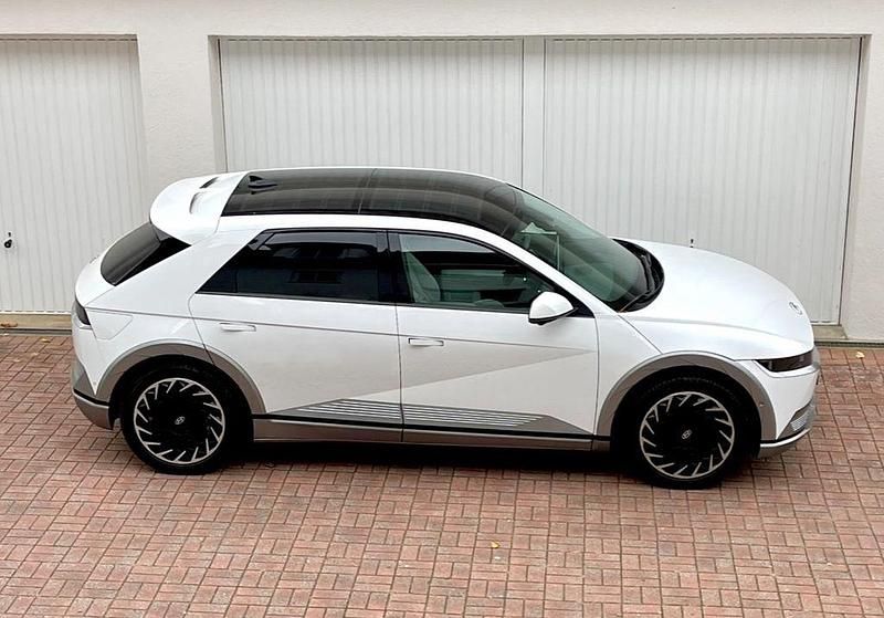 Weiß Gebraucht 2021 Hyundai Ioniq 5 SUV | 31.500 € (Fairer Preis) - Bild 1/4