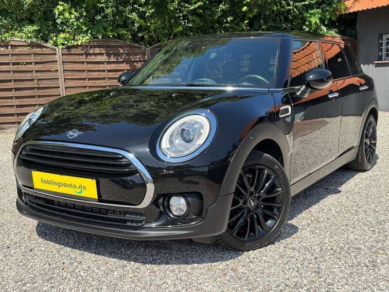 Midnight black metallic Gebraucht 2018 Mini Cooper Clubman Kombi | 19.899 € (Fairer Preis) - Bild 1/3