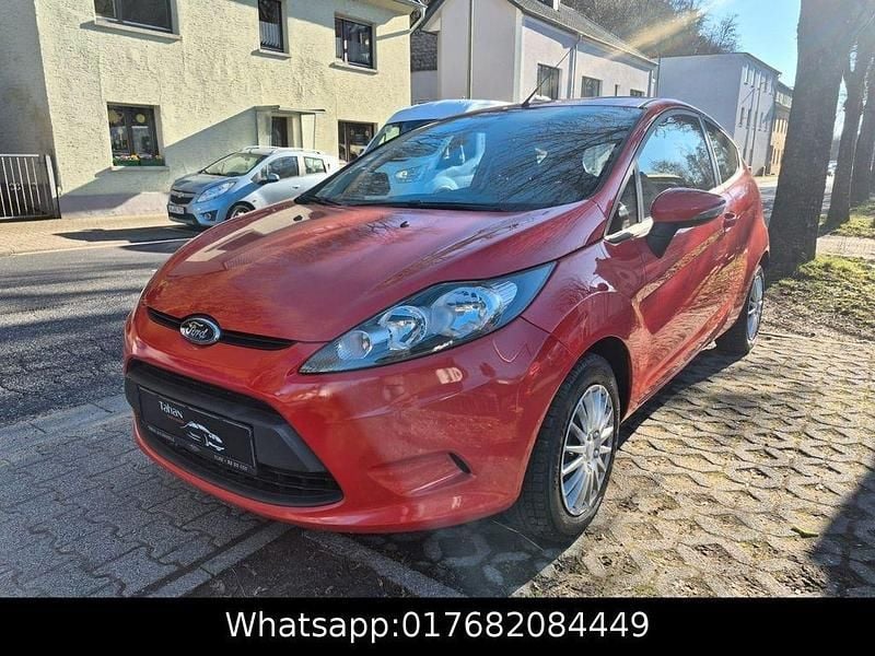 Gebraucht Ford Fiesta Trend 60 PS (44 kW) 2010 Rot Kleinwagen