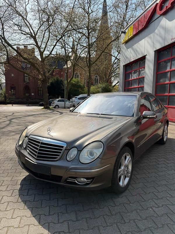 Second-hand Mercedes E420 314 CP (230 kW) 2007 Auriu Berlinǎ