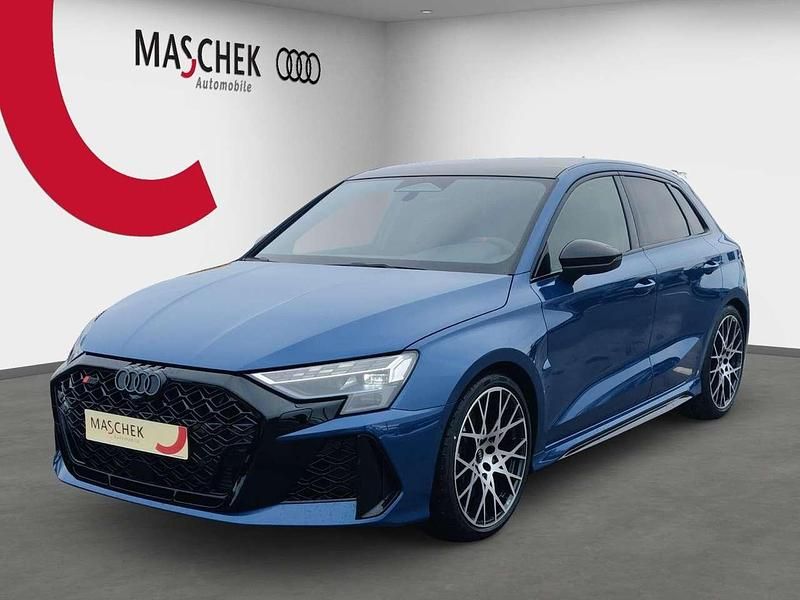 Neu Audi RS3 Sport 400 PS (294 kW) 2025 Blau Limousine