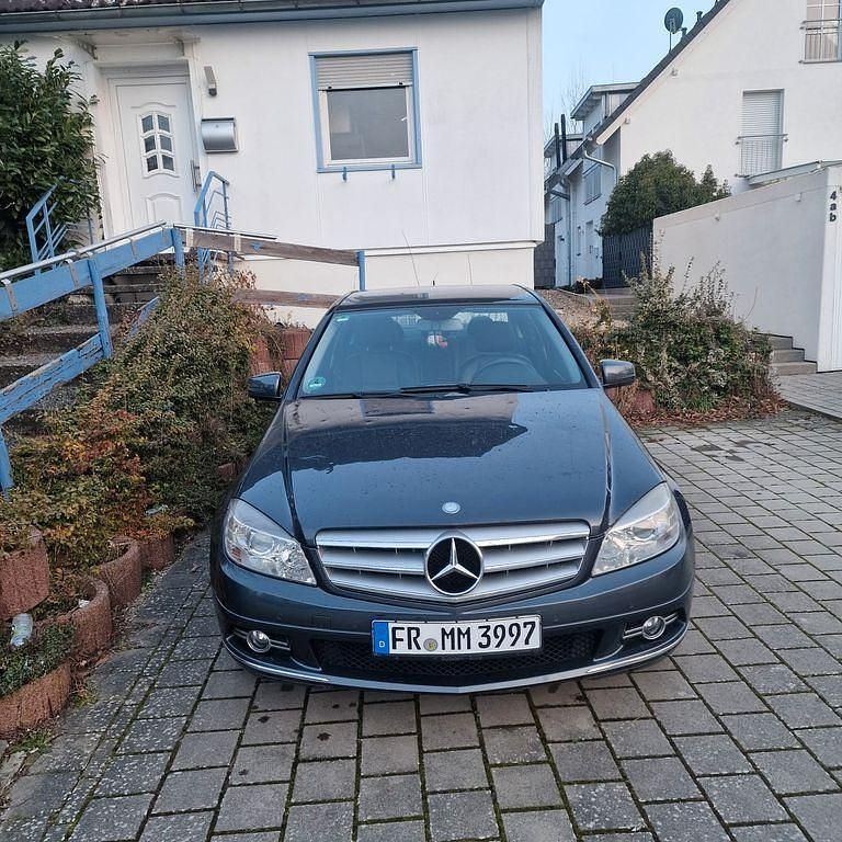 Grau Gebraucht 2010 Mercedes C180 Limousine | 7.500 € (Fairer Preis) - Bild 1/4