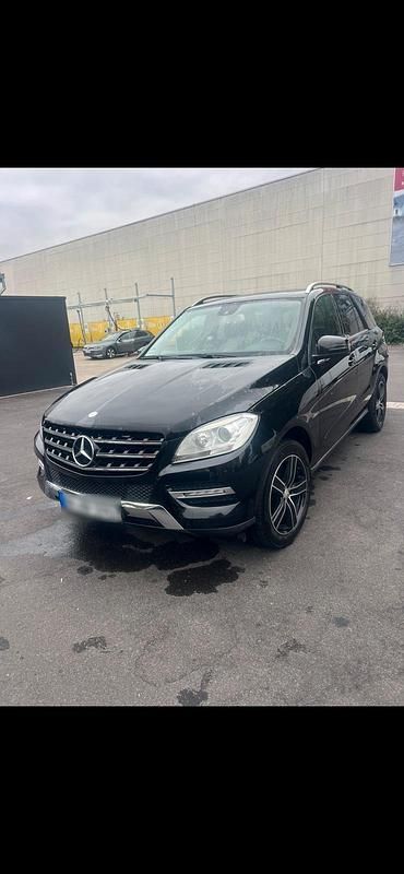 Gebraucht Mercedes ML350 259 PS (190 kW) 2012 Schwarz SUV