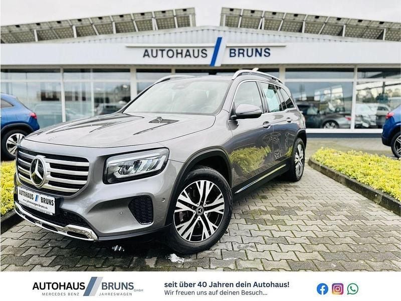 Mountaingrau met. Gebraucht 2024 Mercedes GLB200 Advanced SUV | 44.550 € (Etwas zu teuer) - Bild 1/4