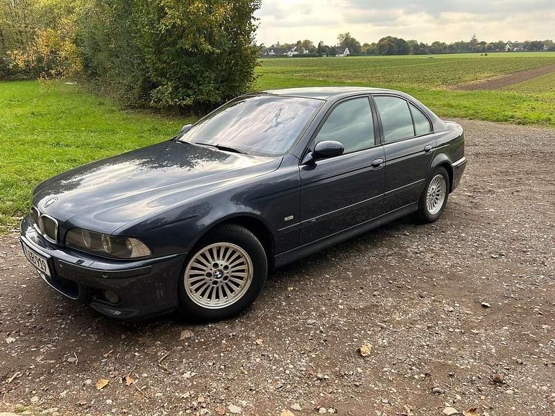 Second-hand BMW 520 170 CP (125 kW) 2002 Albastru Berlinǎ