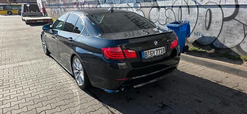 Second-hand BMW 528 258 CP (189 kW) 2011 Negru Berlinǎ