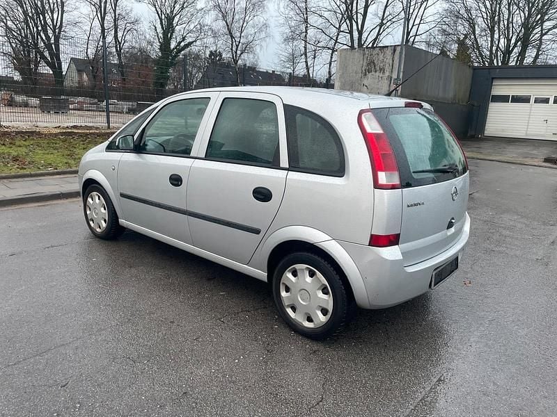 Silber Gebraucht 2004 Opel Meriva Van / Kleinbus | 1.299 € (Etwas zu teuer) - Bild 1/4