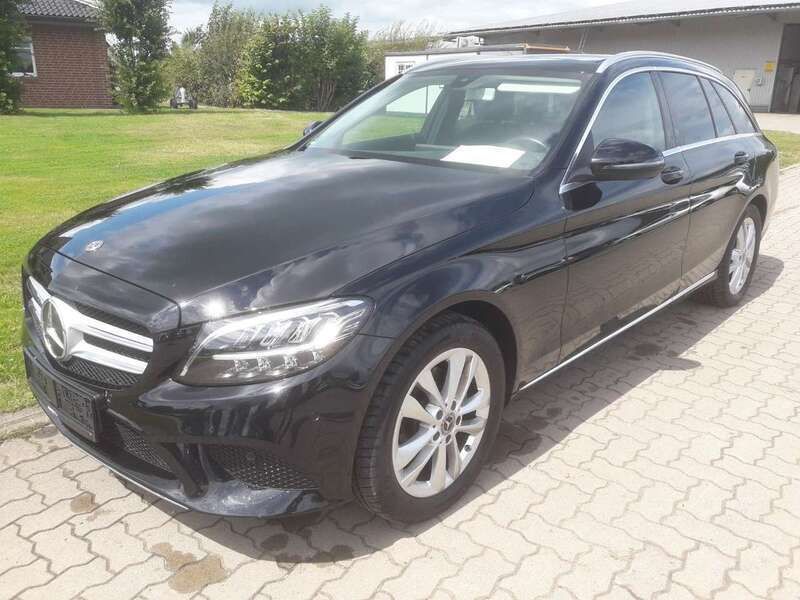 Gebraucht Mercedes C200 Avantgarde 184 PS (135 kW) 2020 Ung. schwarz  unilack Kombi