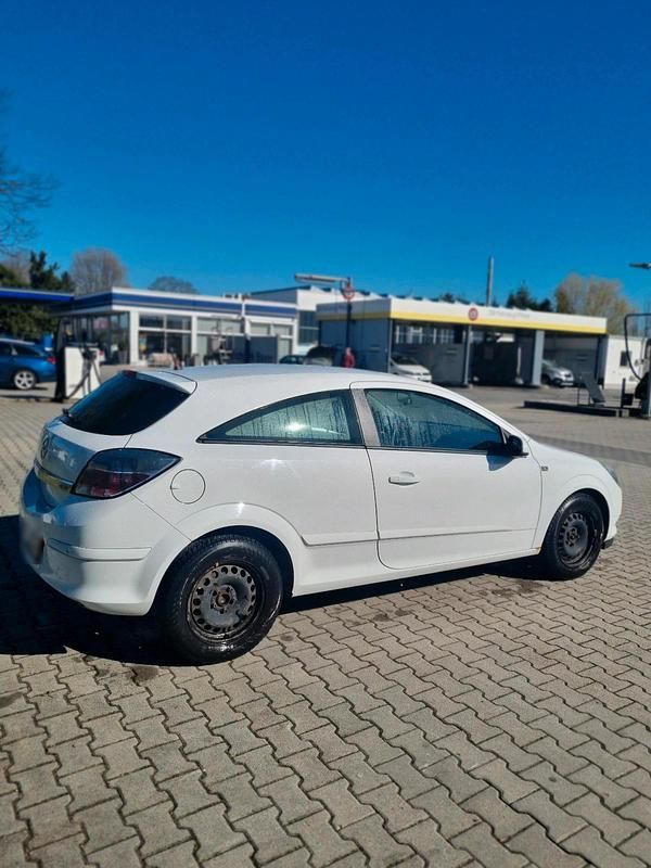 Gebraucht Opel Astra GTC 140 PS (102 kW) 2006 Weiß Coupé