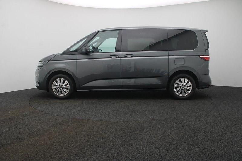 Gebraucht VW Multivan Life 150 PS (110 kW) 2025 Indiumgrau metallic Van