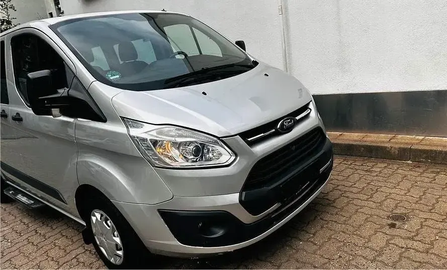 Gebraucht Ford Transit Custom 131 PS (96 kW) 2017 Silber Van / Kleinbus