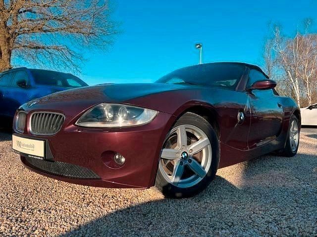 Rot Gebraucht 2005 BMW Z4 Sport Line Cabrio | 10.790 € (Fairer Preis) - Bild 1/4