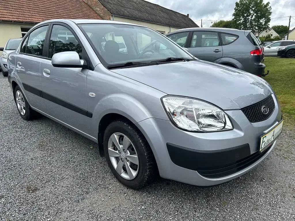 Gebraucht Kia Rio 97 PS (71 kW) 2009 Silber Limousine