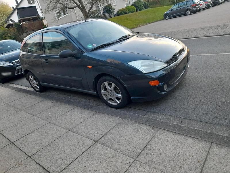 Gebraucht Ford Focus 116 PS (85 kW) 2000 Blau Limousine