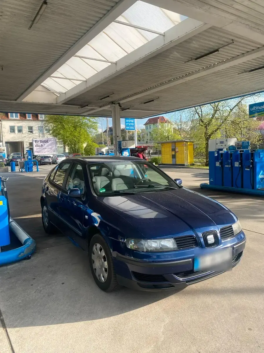 Usata Seat Leon 90 CV (66 kW) 2002 Blu Utilitaria