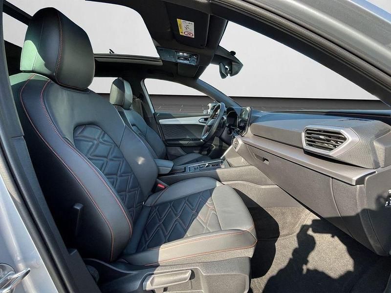 Gebraucht Seat Leon FR 190 PS (139 kW) 2023 "urban" silber (metallic) Limousine