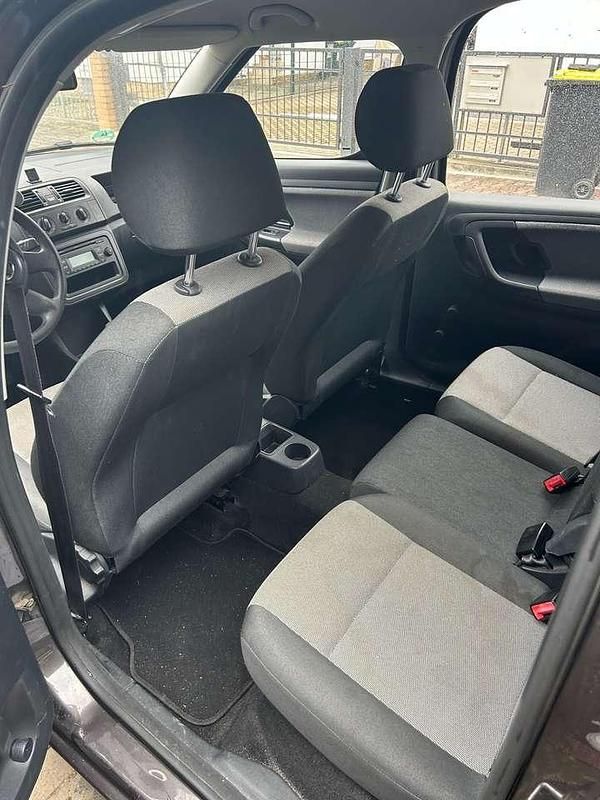 Braun Gebraucht 2011 Skoda Roomster Family Van / Kleinbus | 2.300 € (Etwas zu teuer) - Bild 1/4