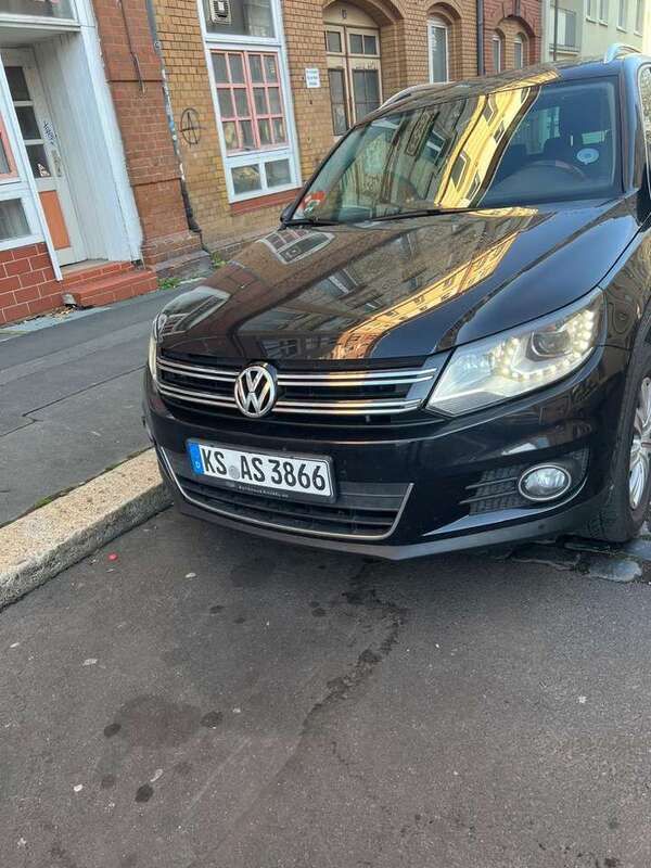 Schwarz Gebraucht 2015 VW Tiguan Sportline SUV | 11.500 € (Superpreis) - Bild 1/4