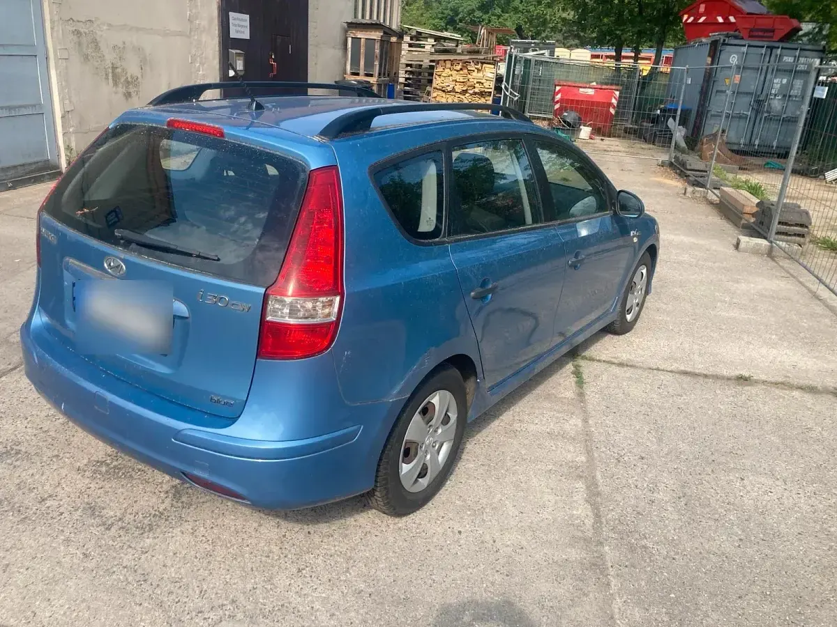 Używany Hyundai i30 90 KM (66 kW) 2011 Niebieski Kombi