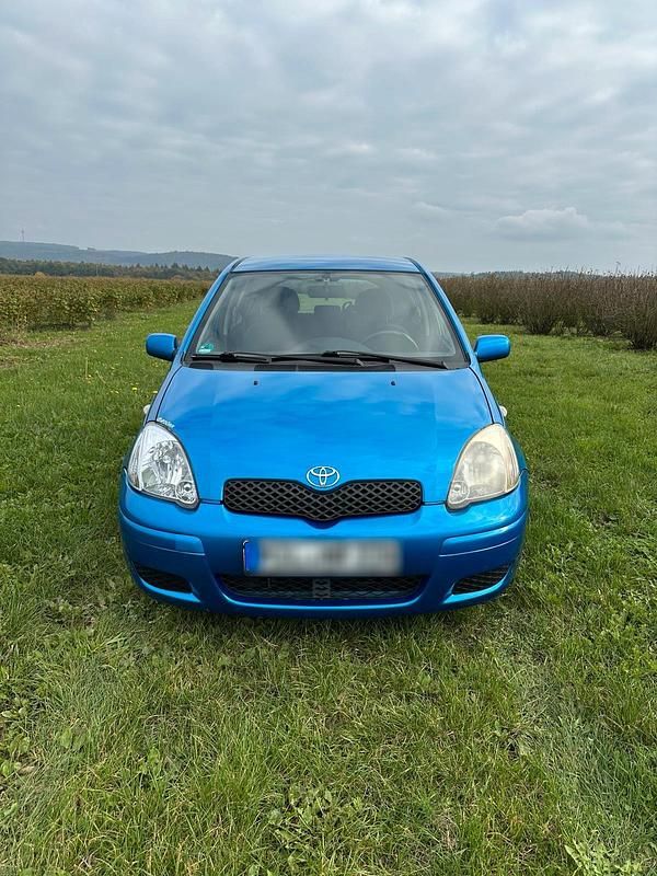 Blau Gebraucht 2003 Toyota Yaris Kleinwagen | 3.000 € - Bild 1/4