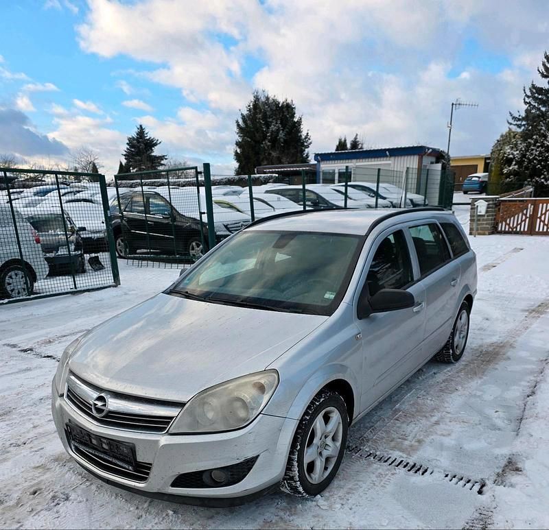 Gebraucht Opel Astra Edition 120 PS (88 kW) 2008 Silber Kombi