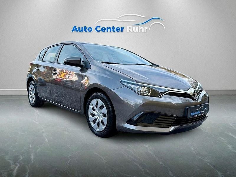 Gebraucht Toyota Auris Cool 99 PS (72 kW) 2017 Grau Limousine