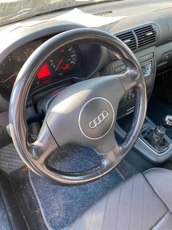 Usata Audi A3 100 CV (73 kW) 2002 Blu Utilitaria
