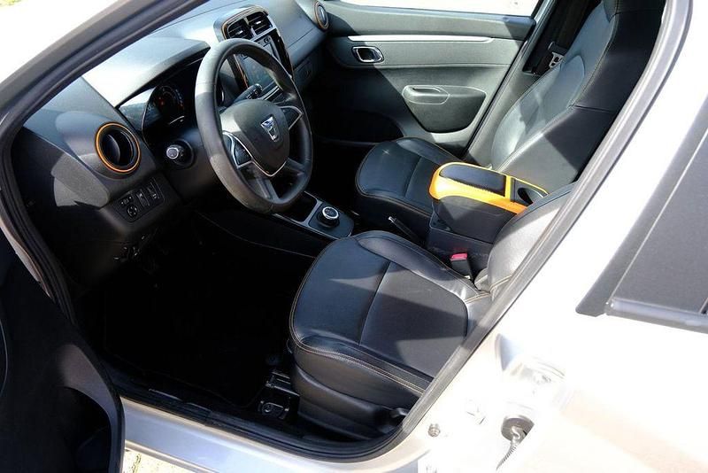 Gebraucht Dacia Spring Comfort Plus 33 kW (45 PS) 2021 Grau Kleinwagen