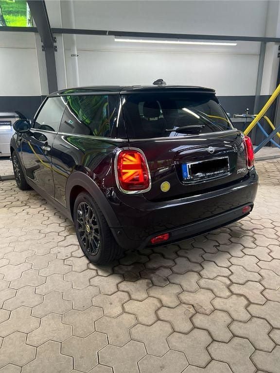 Gebraucht Mini Cooper SE Premium 135 kW (184 PS) 2023 Schwarz Kleinwagen