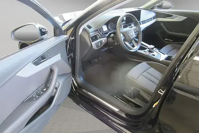 Gebraucht Audi A4 Advanced Plus 204 PS (150 kW) 2023 Brillantschwarz Kombi
