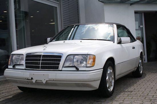 Gebraucht Mercedes E320 220 PS (161 kW) 1995 Polarweiss Cabrio