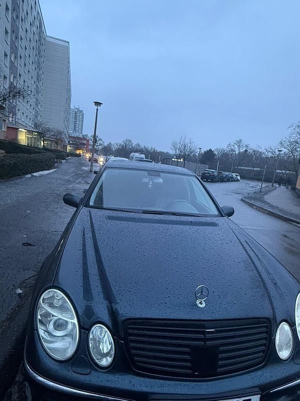 Gebraucht Mercedes E280 177 PS (130 kW) 2005 Blau Limousine