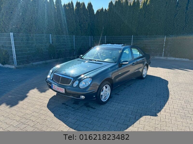 Schwarz Gebraucht 2002 Mercedes E220 Limousine | 1.990 € (Superpreis) - Bild 1/4