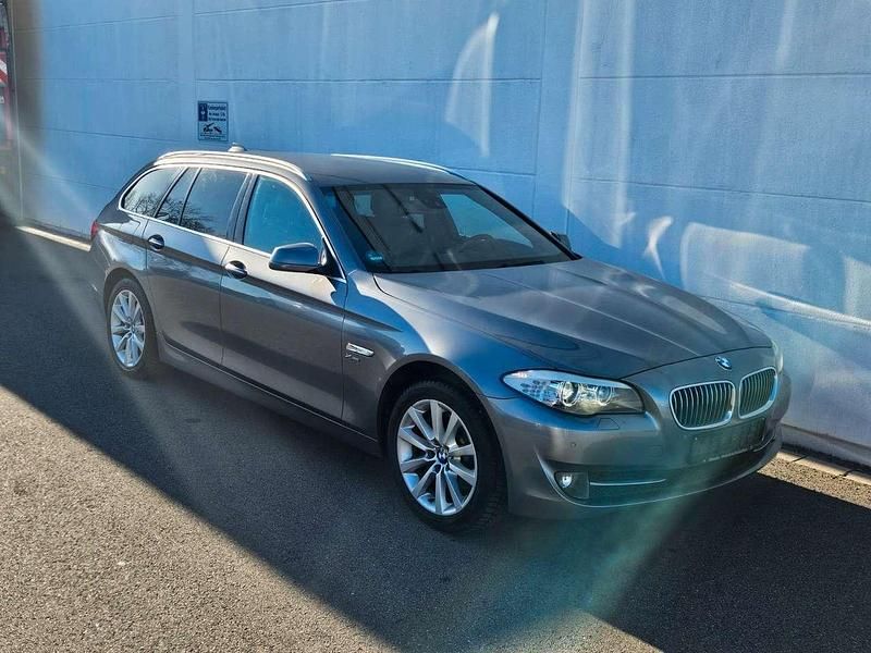 Gebraucht BMW 530 258 PS (189 kW) 2011 Spacegrau metallic Kombi