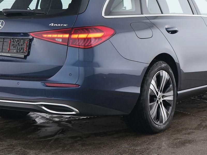 Gebraucht Mercedes C300e Avantgarde 197 PS (144 kW) 2025 Blau Limousine