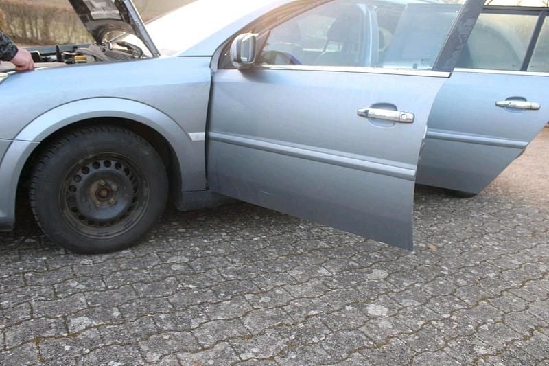 Gebraucht Opel Vectra 155 PS (114 kW) 2008 Grau Kombi